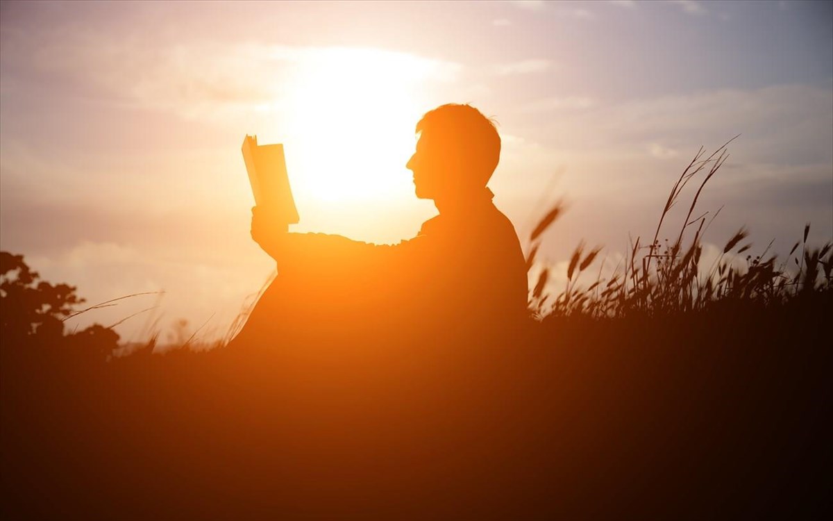 book-diabasma-kalokairi-siloueta