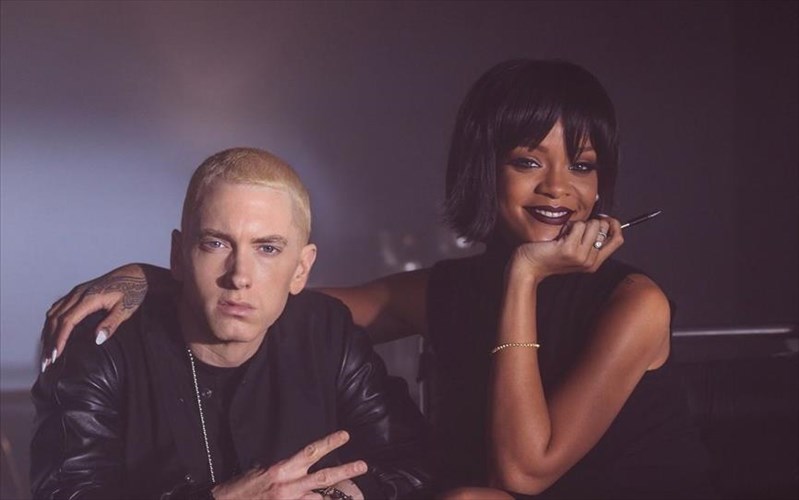 kati-etoimazoun-eminem-kai-rihanna