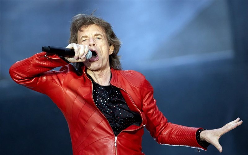 suntoma-erxetai-binteoklip-ton-rolling-stones-gia-to-scarlet-me-ton-Jimmy-page