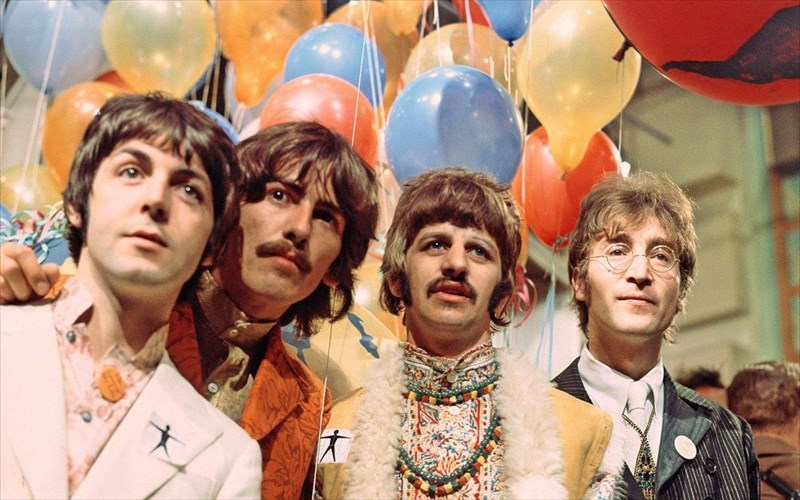 o-paul-mccartney-apokaluptei-tous-logous-pou-katethese-minusi-enantion-ton-beatles