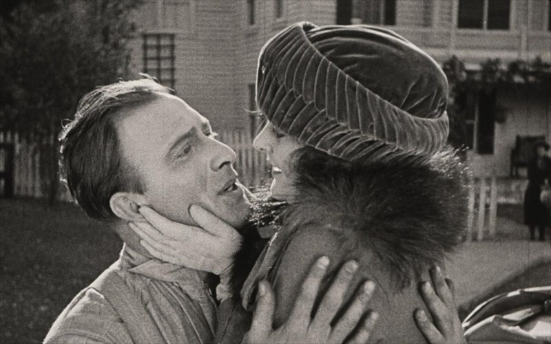 brethike-spania-tainia-tis-universal-meta-apo-sxedon-100-xronia