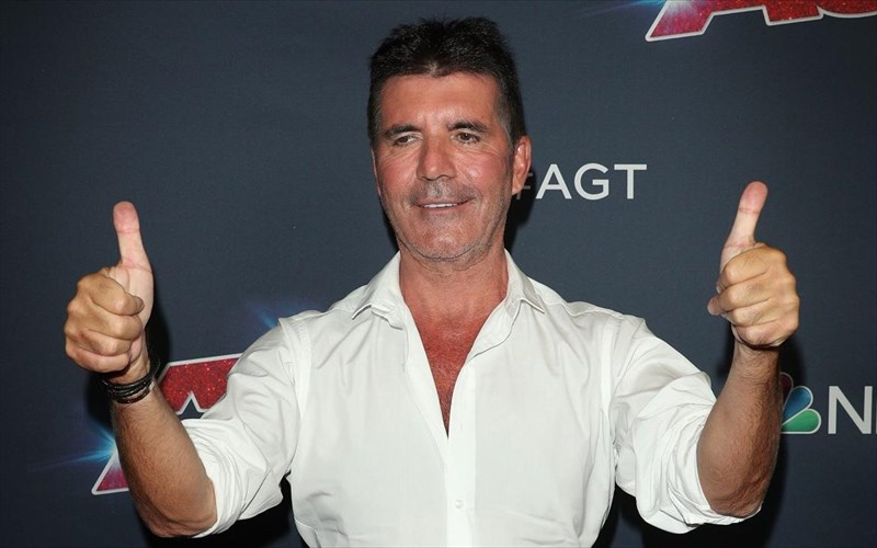 sumboules-tou-simon-cowell-meta-to-atuxima-tou