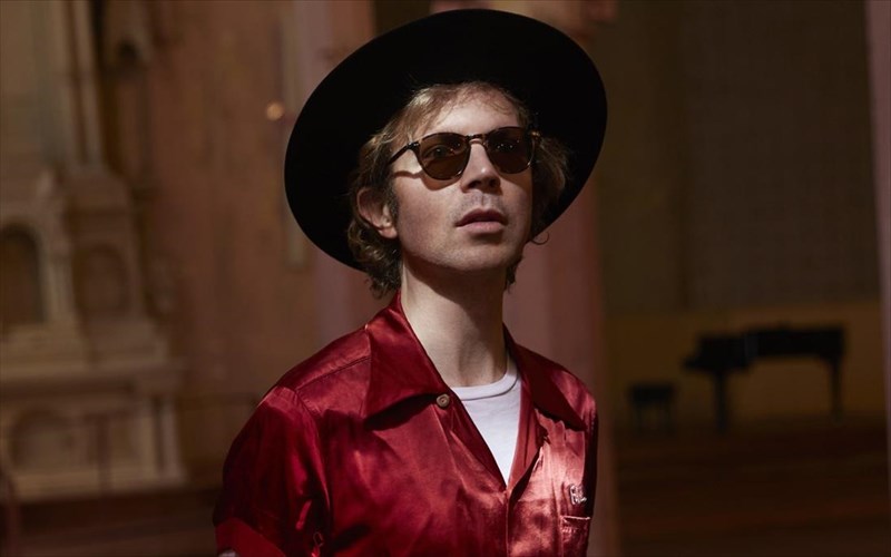 beck-kai-nasa-mas-taksideuoun-sta-astra