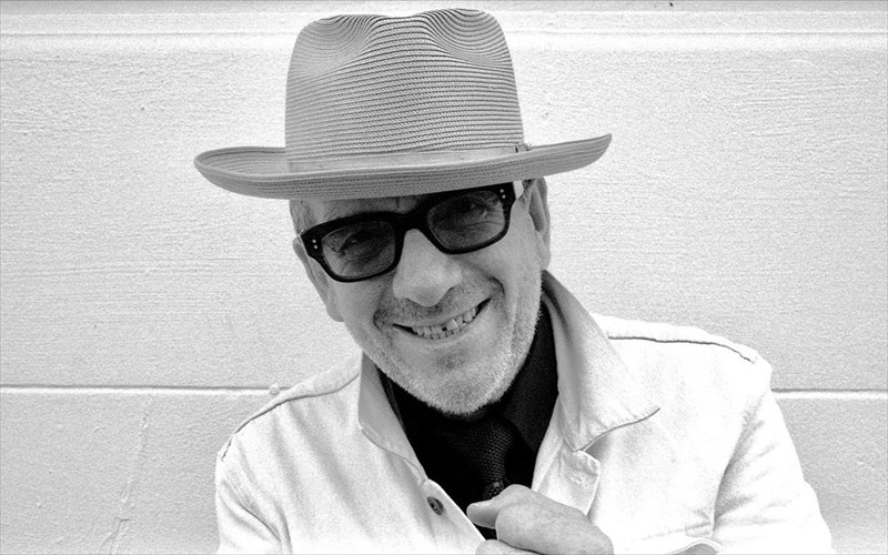 oktobrio-epistrefei-o-elvis-costello-me-to-hey-clockface-elvis-costello-me-to-hey-clockface