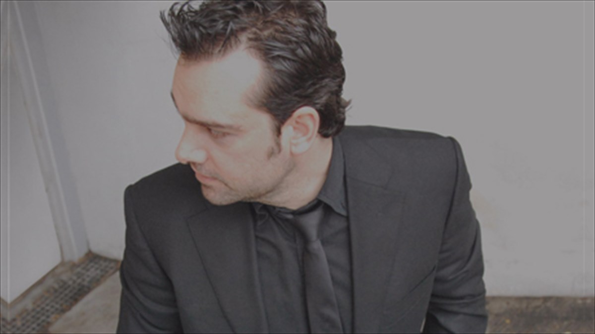 o-doros-dimosthenous-tragouda-gia-to-fthinoporo