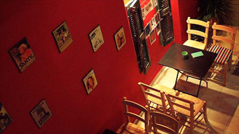 10kai1-kafeneia-gia-tsipouro-mpira-kai-meze