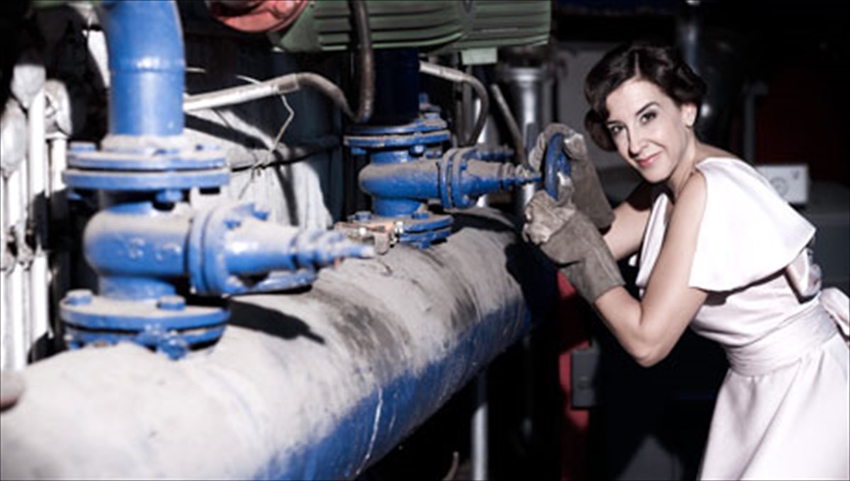 ethniki-luriki-skini-mia-staxtopouta-kontra-stin-krisi