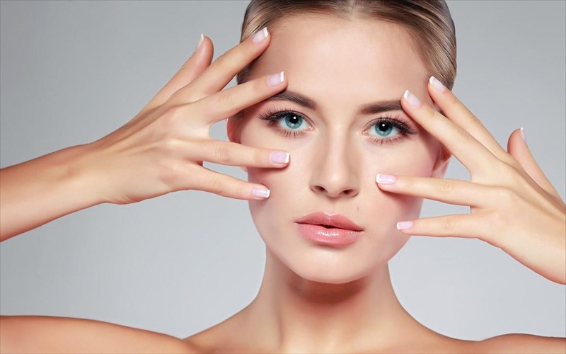 ta-mustika-piso-apo-kathe-kali-krema-mation-sumfona-me-tous-dermatologous