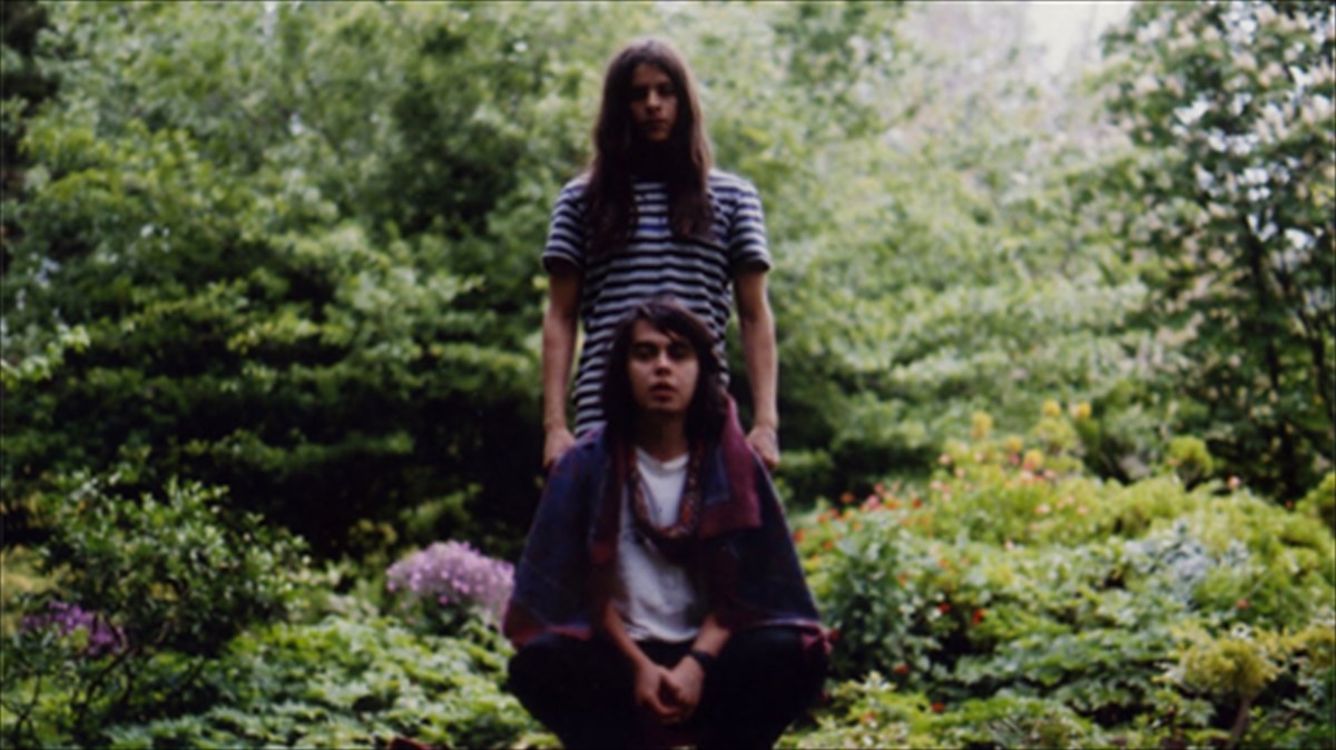 neoromantiki-psuxedeleia-apo-ti-xili-sto-six-dogs