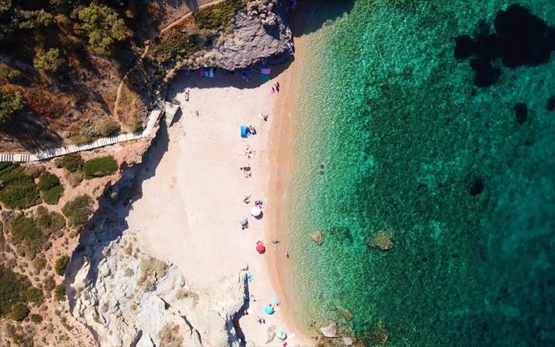 pente-imerisies-ekdromes-sti-thalassa