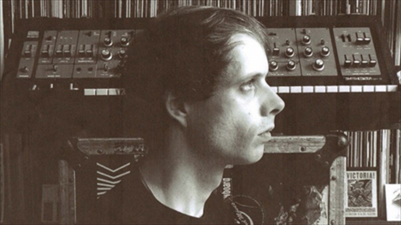 ilektroniki-mousiki-apo-to-inomeno-basileio-sto-kentro-tis-athinas