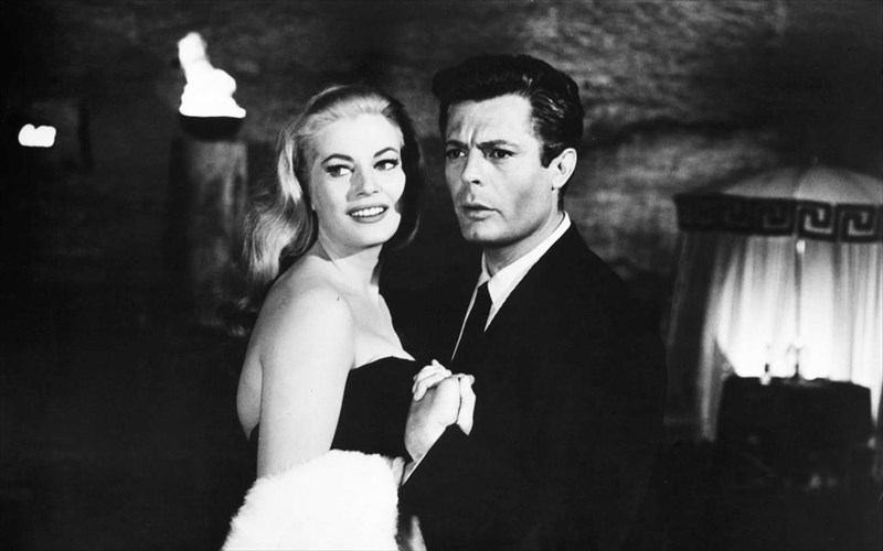 park-your-cinema-oi-proboles-tou-septembriou-sto-parko-stauros-niarxos