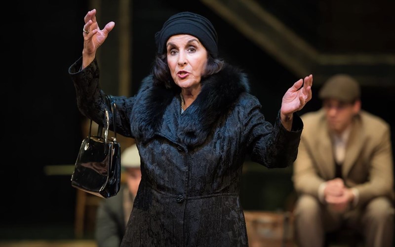 3-gunaikes-ithopoioi-3-agapimenoi-roloi-agapimenoi-roloi