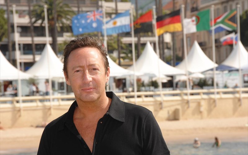 i-unesco-timise-ton-Julian-lennon-me-to-brabeio-eirinis