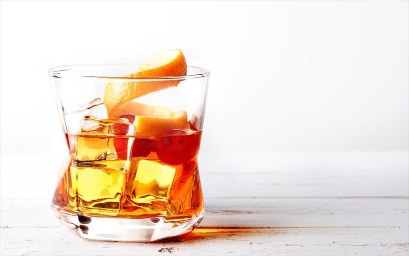 auto-einai-to-pio-dimofiles-kokteil-ston-kosmo