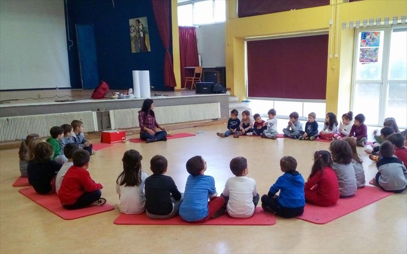 hippo-theatre-e-school-to-proto-diadiktuako-kallitexniko-sxoleio-sti-xora-mas