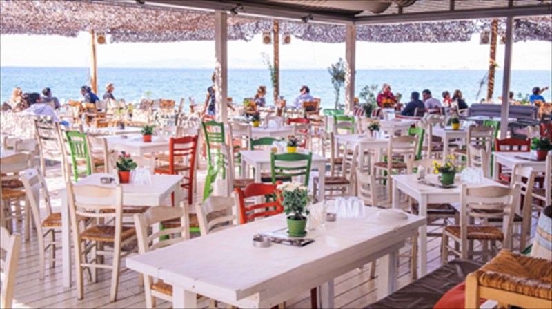 kampana-aroma-kalokairiou-sti-mesi-tou-xeimona