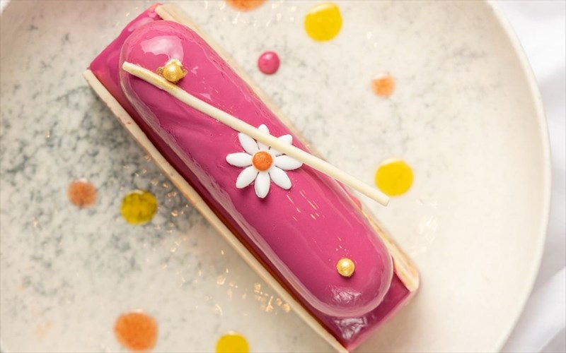 pente-glukes-staseis-stin-athina