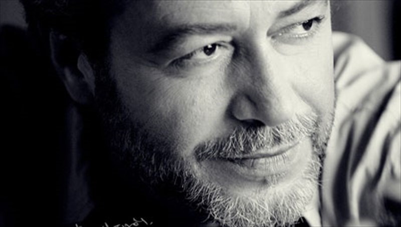 grigoris-baltinos-dustuxos-auti-tin-epoxi-ta-aisthimata-einai-eidos-poluteleias