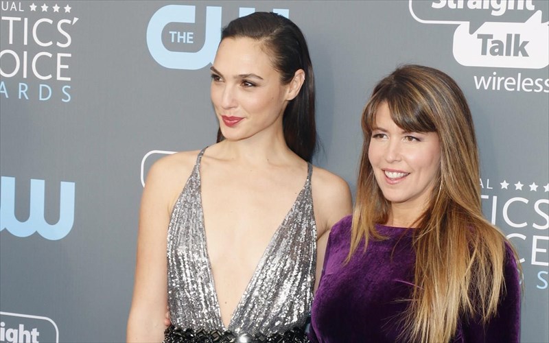 i-kleopatra-ston-asterismo-tis-wonder-woman