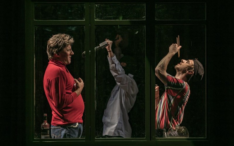 ola-osa-tha-doume-fetos-sto-ethniko-theatro