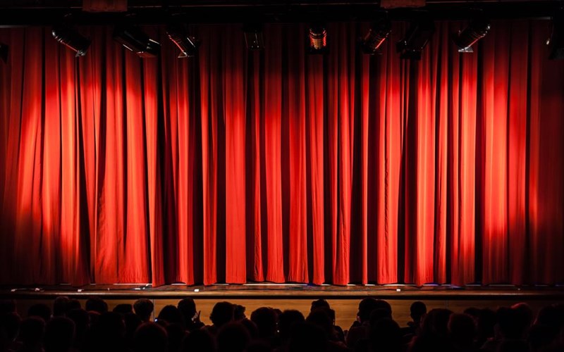 i-epistoli-tis-enosis-theatrikon-paragogon-stin-kubernisi