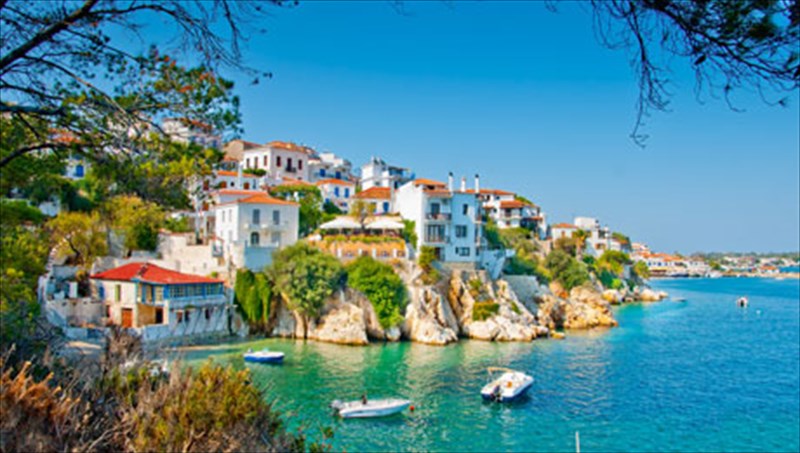 ta-ellinika-nisia-anamesa-stous-korufaious-fthinous-proorismous-gia-to-2014