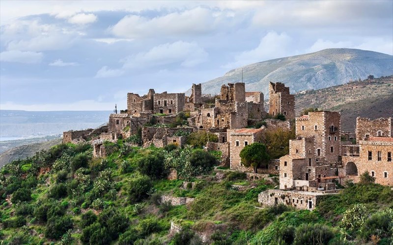 tessera-panemorfa-ki-aneggixta-meri-stin-ellada