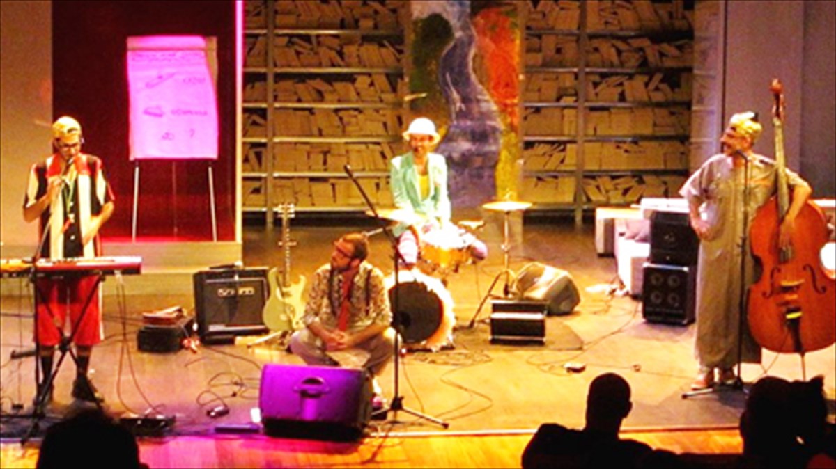 oi-burger-project-epistrefoun-me-nea-paidiki-performance