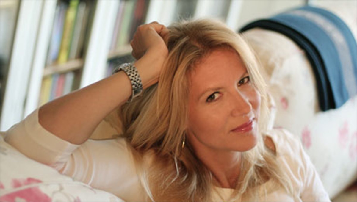 lisa-marklund-i-souideza-basilissa-tou-astunomikou-muthistorimatos-ston-iano-souideza-basilissa-tou-astunomikou-muthistorimatos-ston-iano