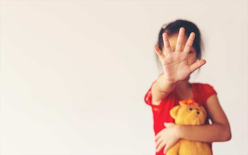 enimeronomaste-kai-antimetopizoume-tin-paidiki-kakopoiisi-en-meso-pandimias