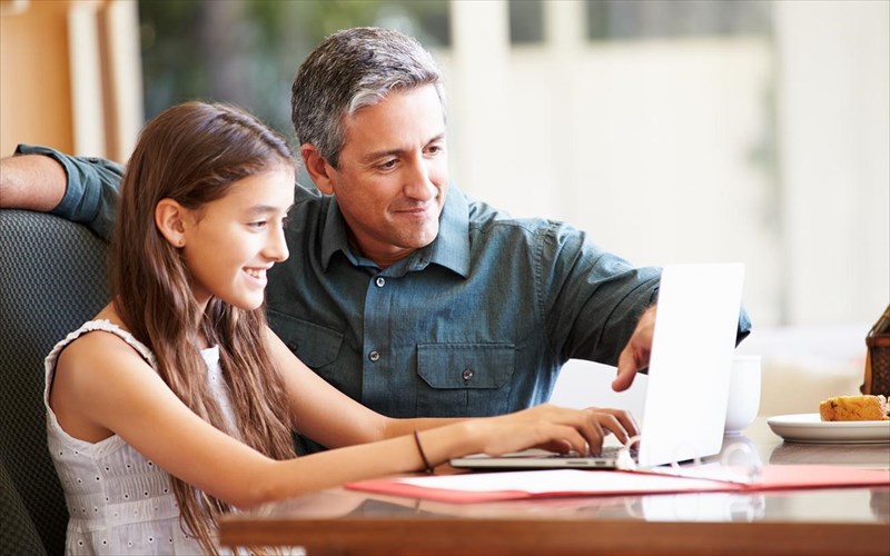 ena-dorean-webinar-gia-goneis-apo-to-idruma-onasi