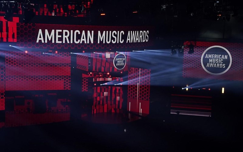 american-music-awards-2020-elampsan-taylor-swift-the-weekdn-kai-Justin-bieber