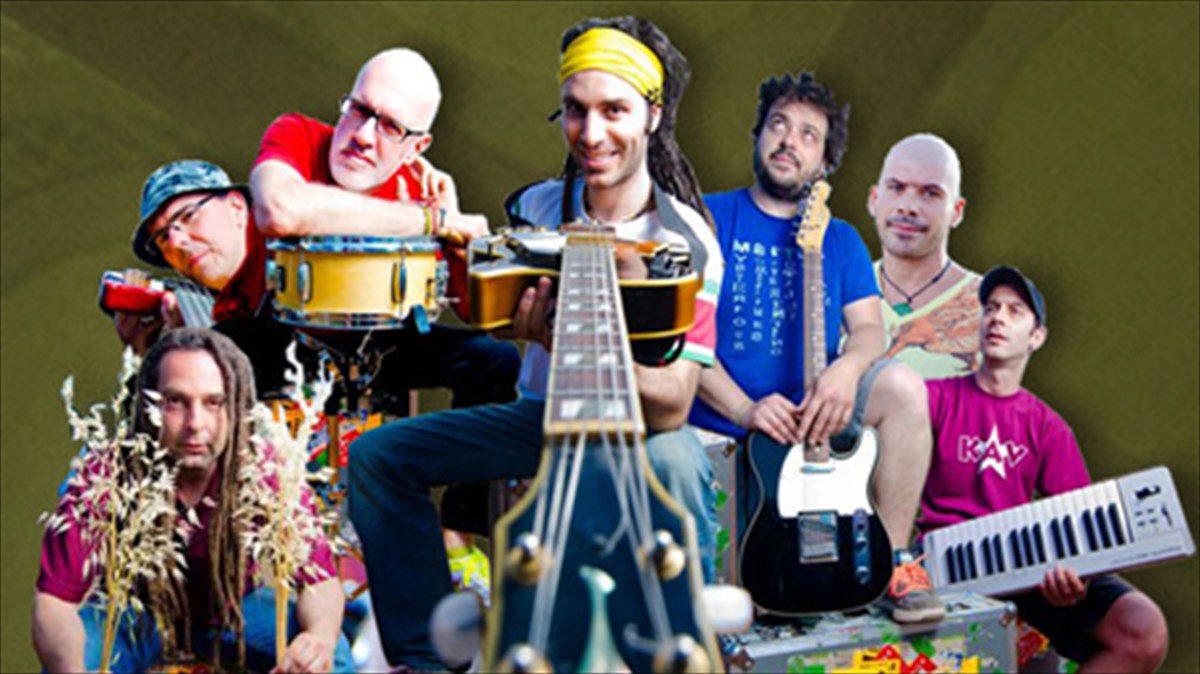 oi-locomondo-giortazoun-10-xronia-mazi-sti-skini