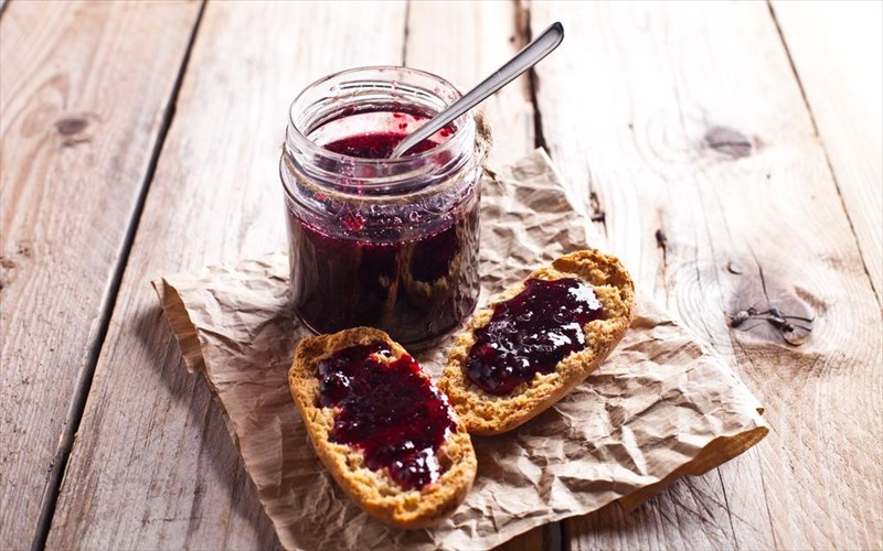 pos-na-ftiaksete-tin-teleia-spitiki-marmelada-xoris-zaxari-se-10-lepta