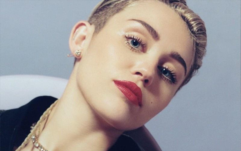 kukloforise-to-plastic-hearts-tis-miley-cyrus