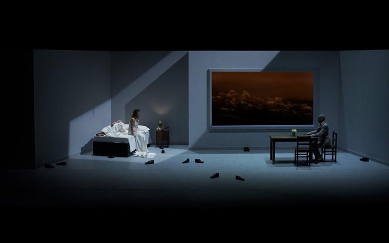 themelis-glunatsis-kai-luriki-parousiazoun-tin-eksaϋlomeni-nuxta