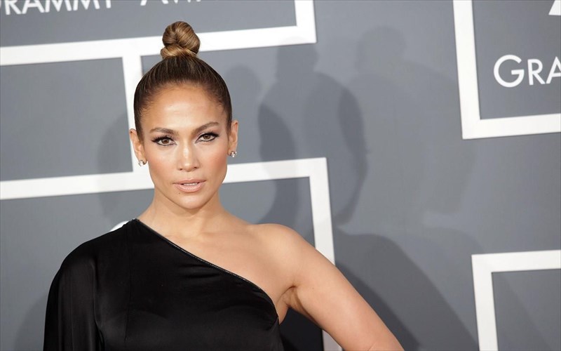 kali-xronia-kai-makria-apo-to-2020-euxetai-i-Jennifer-lopez-Jennifer-lopez