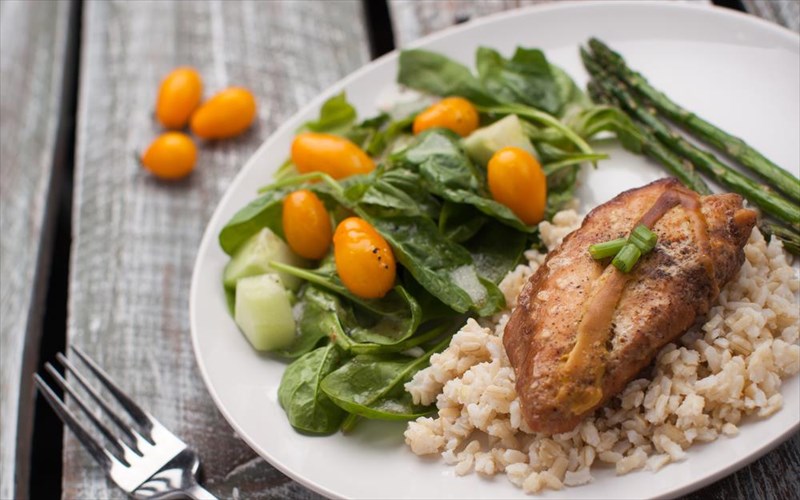 fetos-dokimaste-ena-biologiko-eortastiko-deipno