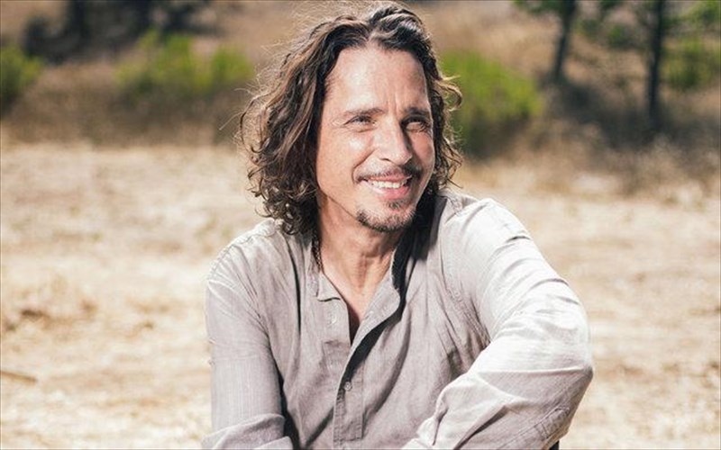 ola-ta-akukloforita-tragoudia-tou-chris-cornell-tha-doun-to-fos-tis-imeras