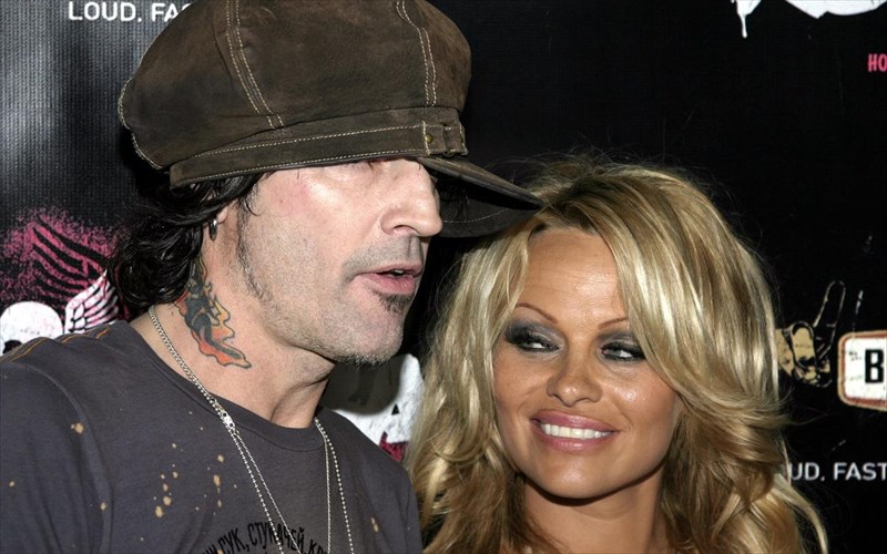prosexos-seira-ntokimanter-gia-tin-pamela-anderson-kai-ton-tommy-lee
