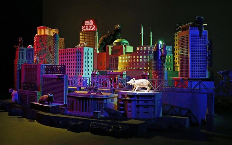 the-sea-between-my-soul-tou-raed-yassin-sto-youtube-tis-stegis