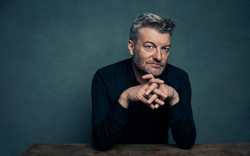 thanato-sto-2020-euxontai-o-charlie-brooker-kai-to-netflix-charlie-brooker-kai-to-netflix