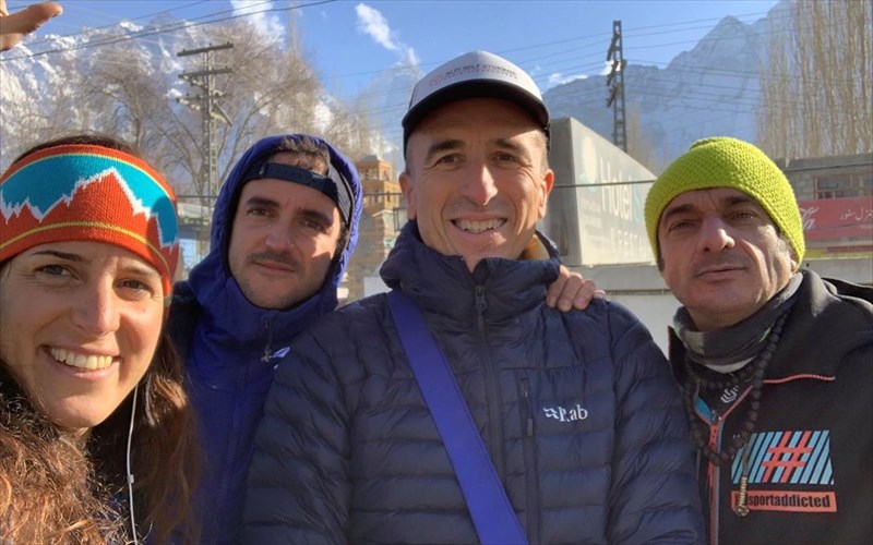 enas-ellinas-sta-imalaia