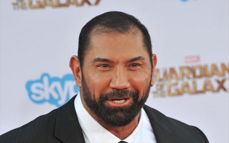 o-dave-bautista-epikirukse-opadous-tou-trump-pou-xarakosan-enan-manato