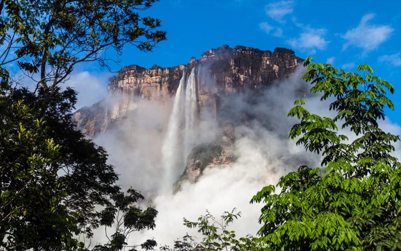 gnoriste-ton-psilotero-katarrakti-tou-planiti