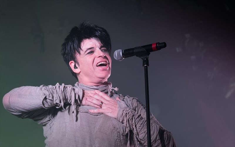 gary-numan-plirothika-molis-40-euro-gia-ena-ekatommurio-streams