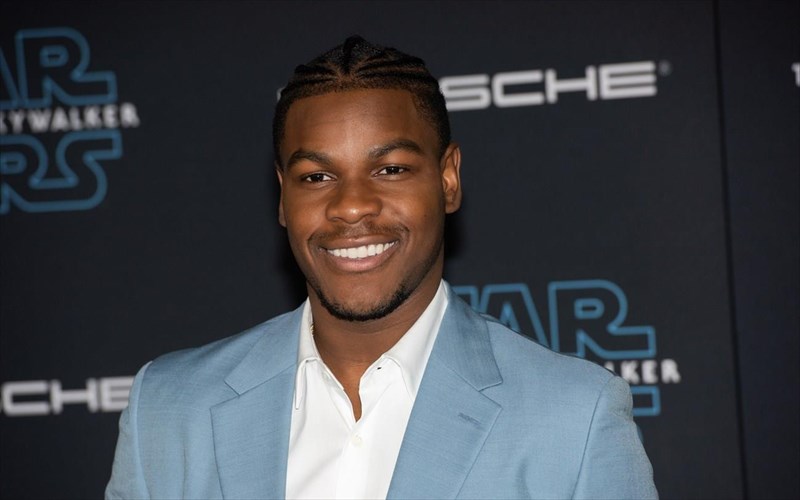 John-boyega-ta-megala-franchise-einai-san-poluteleis-fulakes