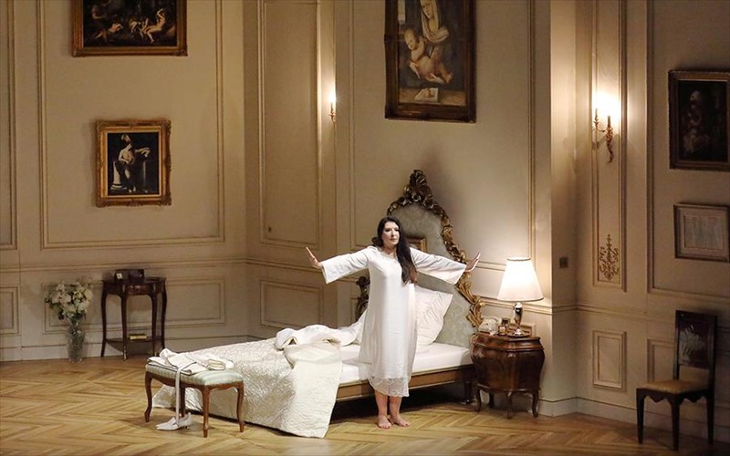 apo-ton-lanthimo-stin-ampramobits-kai-tin-arntan-to-programma-tis-lurikis-gia-to-2021