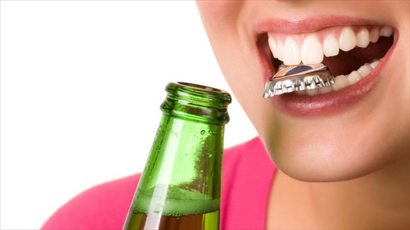 oi-10-kakes-sunitheies-pou-blaptoun-ta-dontia